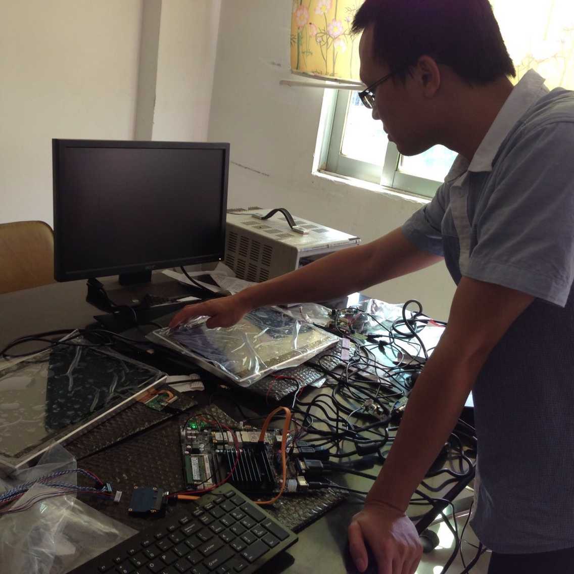 工控觸摸顯示屏 工控觸摸顯示屏